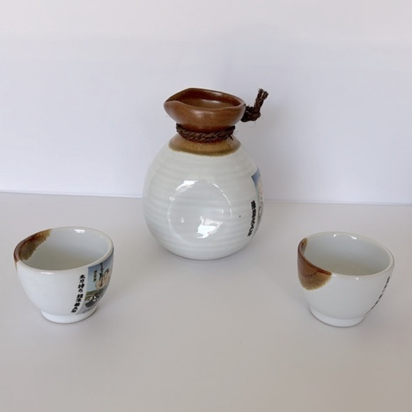 A set of two sake cups with a sumo wrestling ring two sake cups Kyugoro Jinmaku - Picture 7 of 8